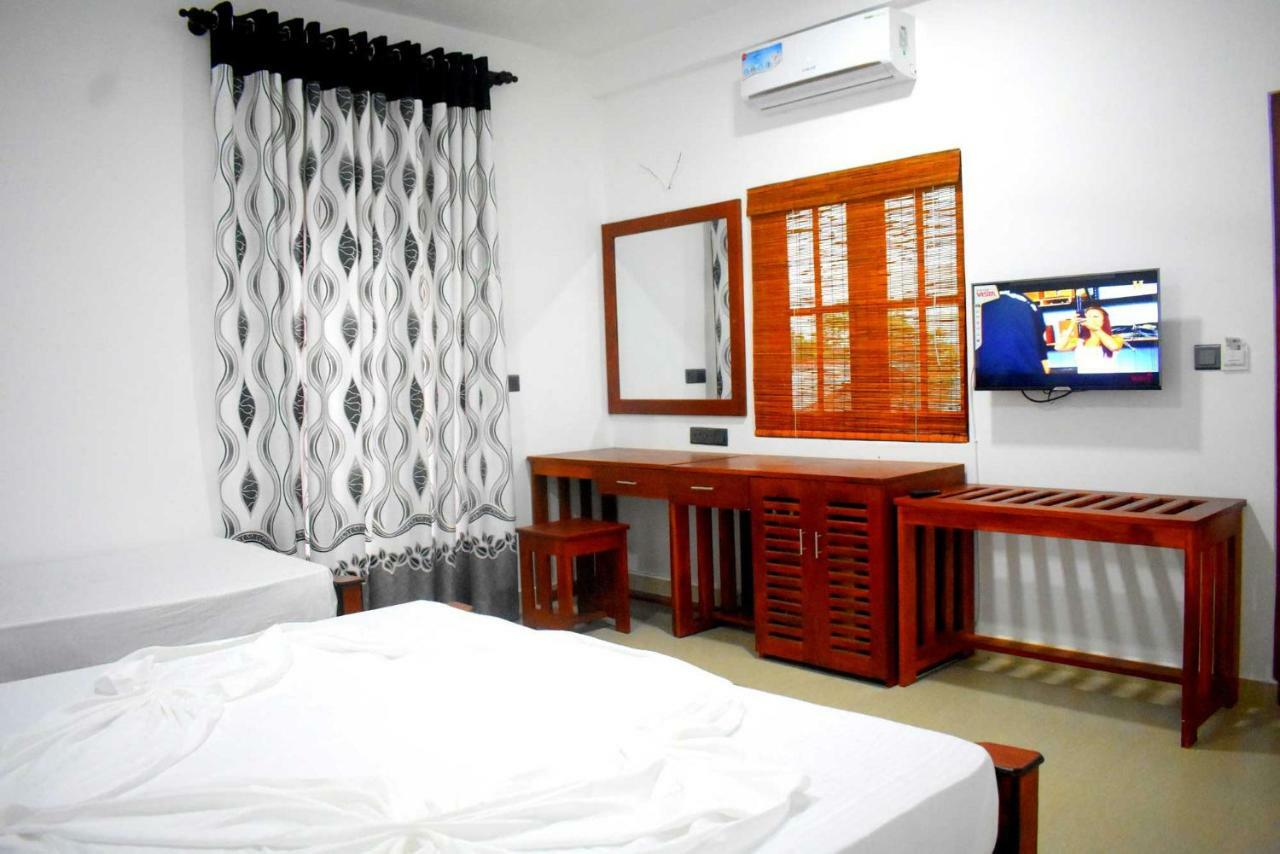 Blue Sky Hotel Yala Kültér fotó