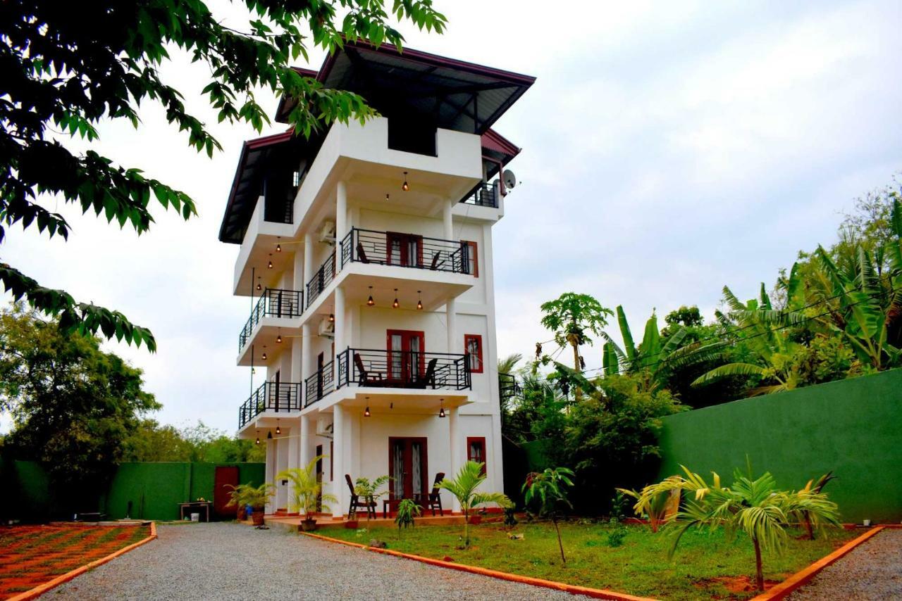 Blue Sky Hotel Yala Kültér fotó