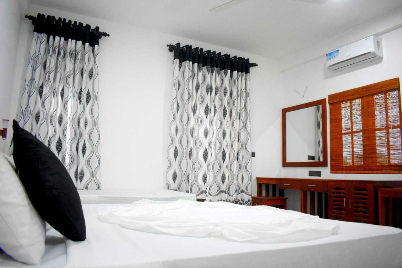 Blue Sky Hotel Yala Kültér fotó