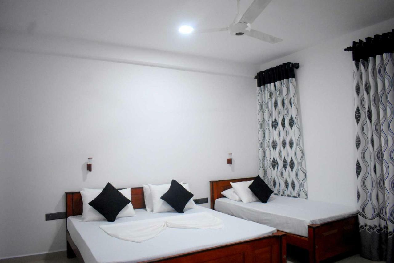Blue Sky Hotel Yala Kültér fotó